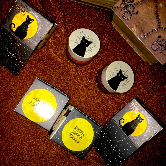 ‼️SALE Hocus Pocus Limited Edition Sold Out Makeup - Picture 2 of 11